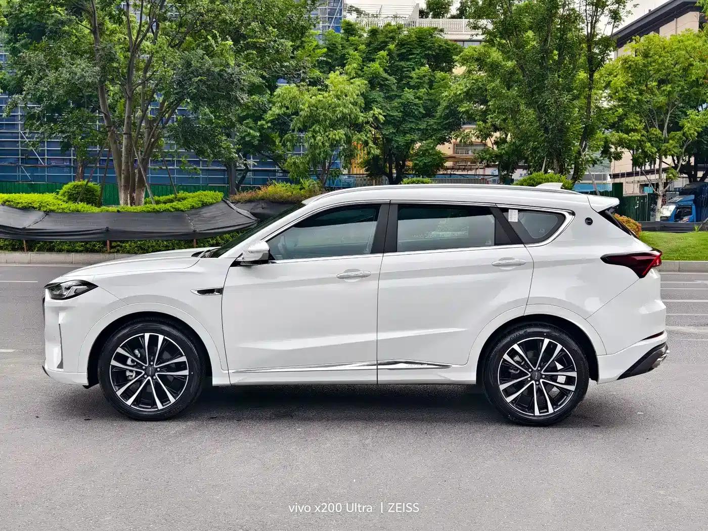 Jetour X70 PLUS 2023 1.6T DCT Strongman PRO 7-seater — миниатюра 11