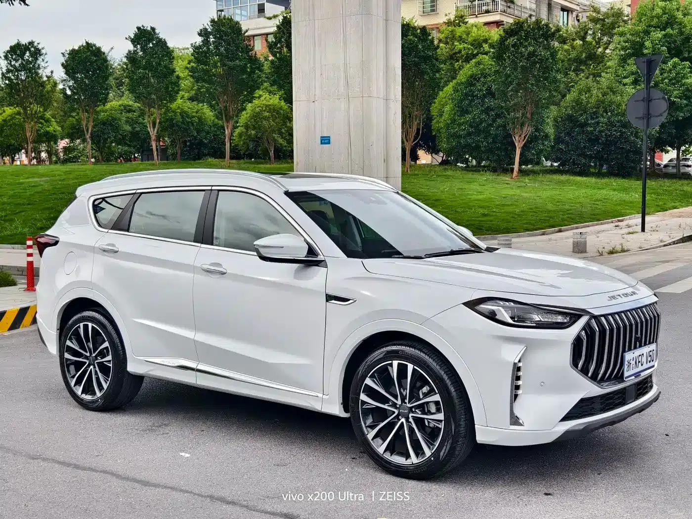 Jetour X70 PLUS 2023 1.6T DCT Strongman PRO 7-seater — миниатюра 3