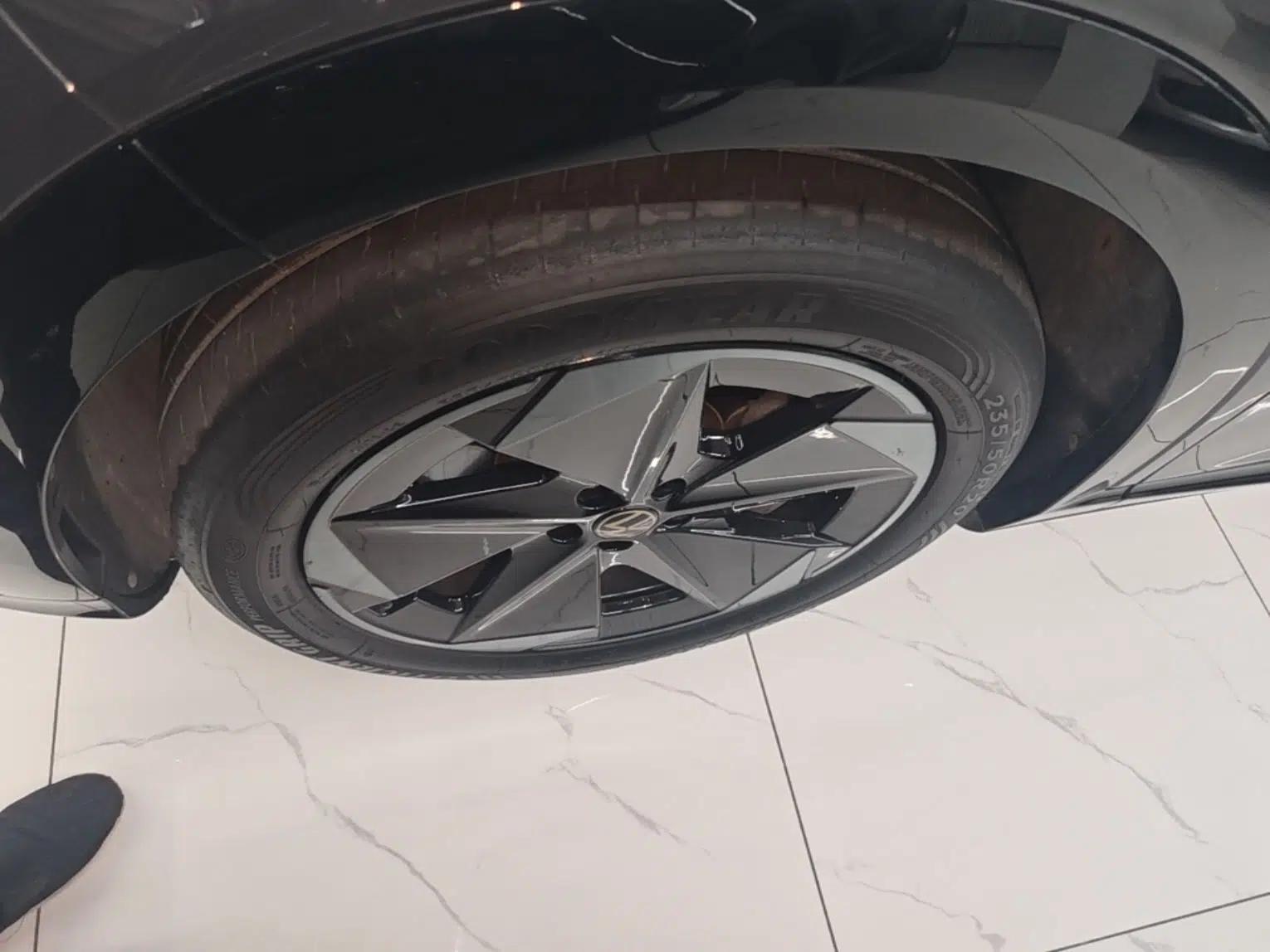 Volkswagen ID.UNYX 2024 Revised Pro Long-Range Version — миниатюра 10