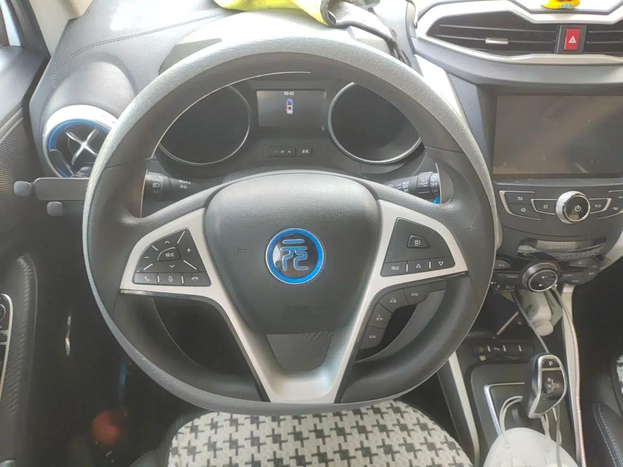 BYD Yuan New Energy 2018 EV360 Smart Connect Cool Edition — миниатюра 10