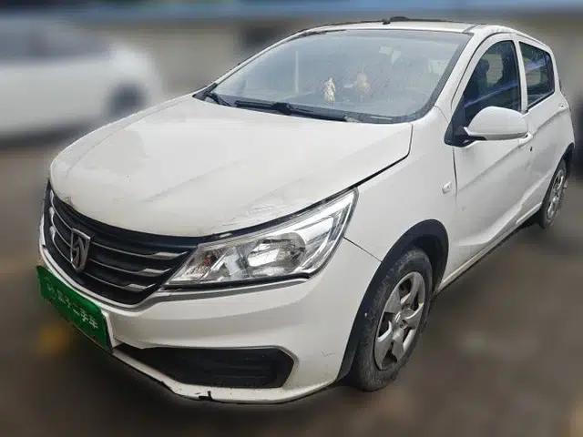 Baojun 310 2016 1.2L manual Comfort trim level