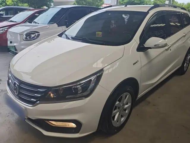 Baojun 310W 2017 1.5L Manual Fashion Model China V