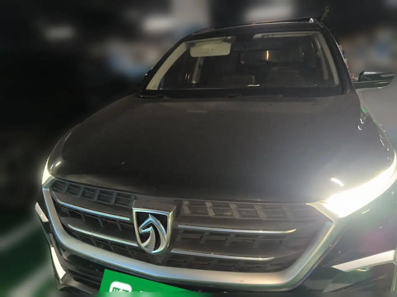 Baojun 530 2019 1.5T CVT Luxury Model 7 Seats China V Emission Standard — миниатюра 2