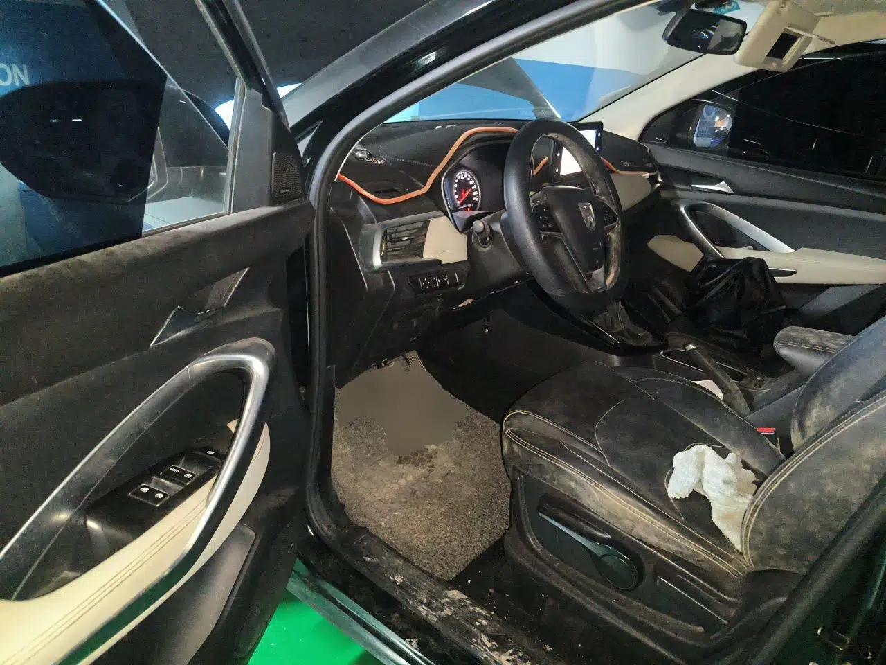 Baojun 530 2019 1.5T CVT Luxury Model 7 Seats China V Emission Standard — миниатюра 16