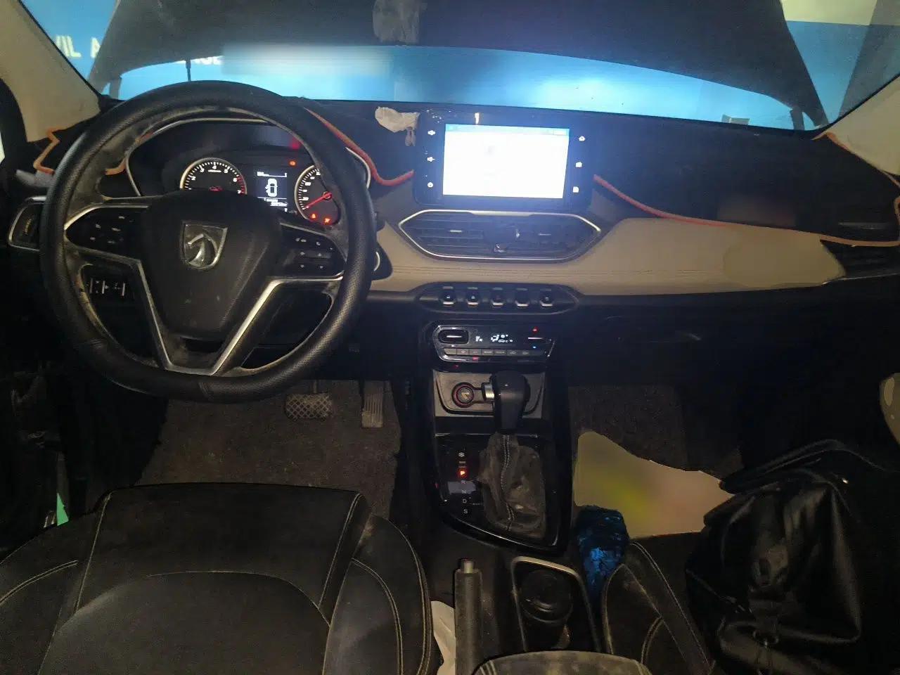 Baojun 530 2019 1.5T CVT Luxury Model 7 Seats China V Emission Standard — миниатюра 9