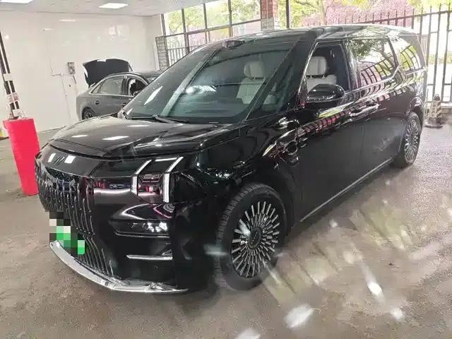 Jike 009 2024 Model Six-Seat Executive Edition AWD 108kWh