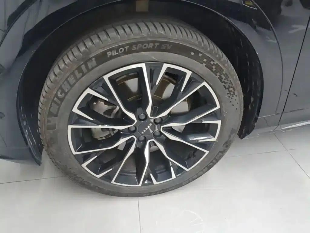 Jike 7X 2025 75kWh Rear-Wheel Drive Intelligent Driving Edition — миниатюра 25