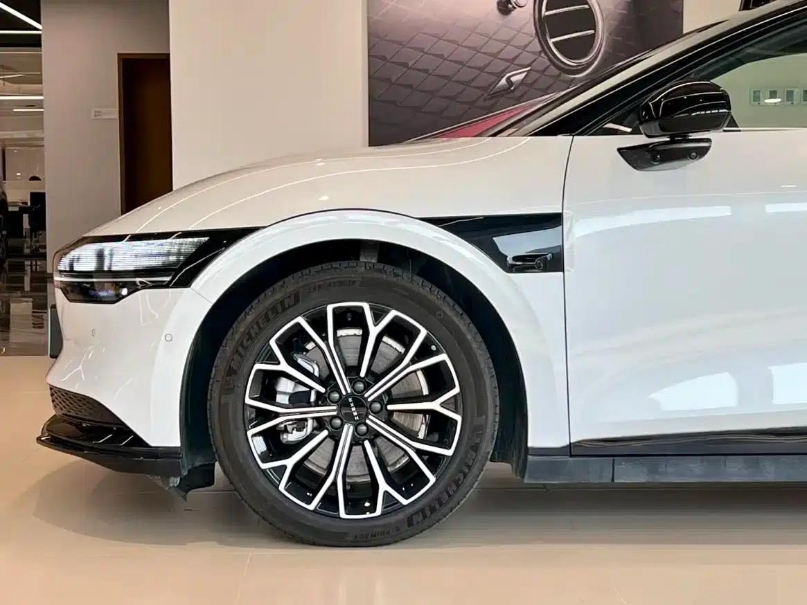 Jike 007 2025 Long Range Rear-Wheel Drive Intelligent Driving Edition 100kWh — миниатюра 4