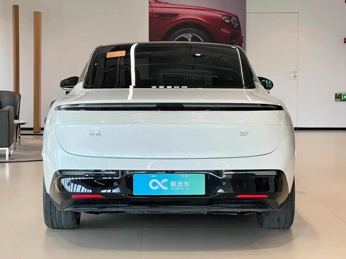 Jike 007 2025 Long Range Rear-Wheel Drive Intelligent Driving Edition 100kWh — миниатюра 6