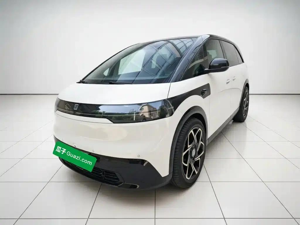 Jike MIX 2025 Long Range Intelligent Driving Edition — миниатюра 2