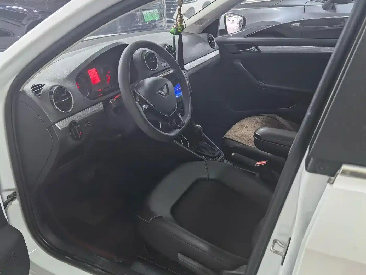 Jetta VA3 2021 1.5L Automatic Enjoy Edition — миниатюра 6