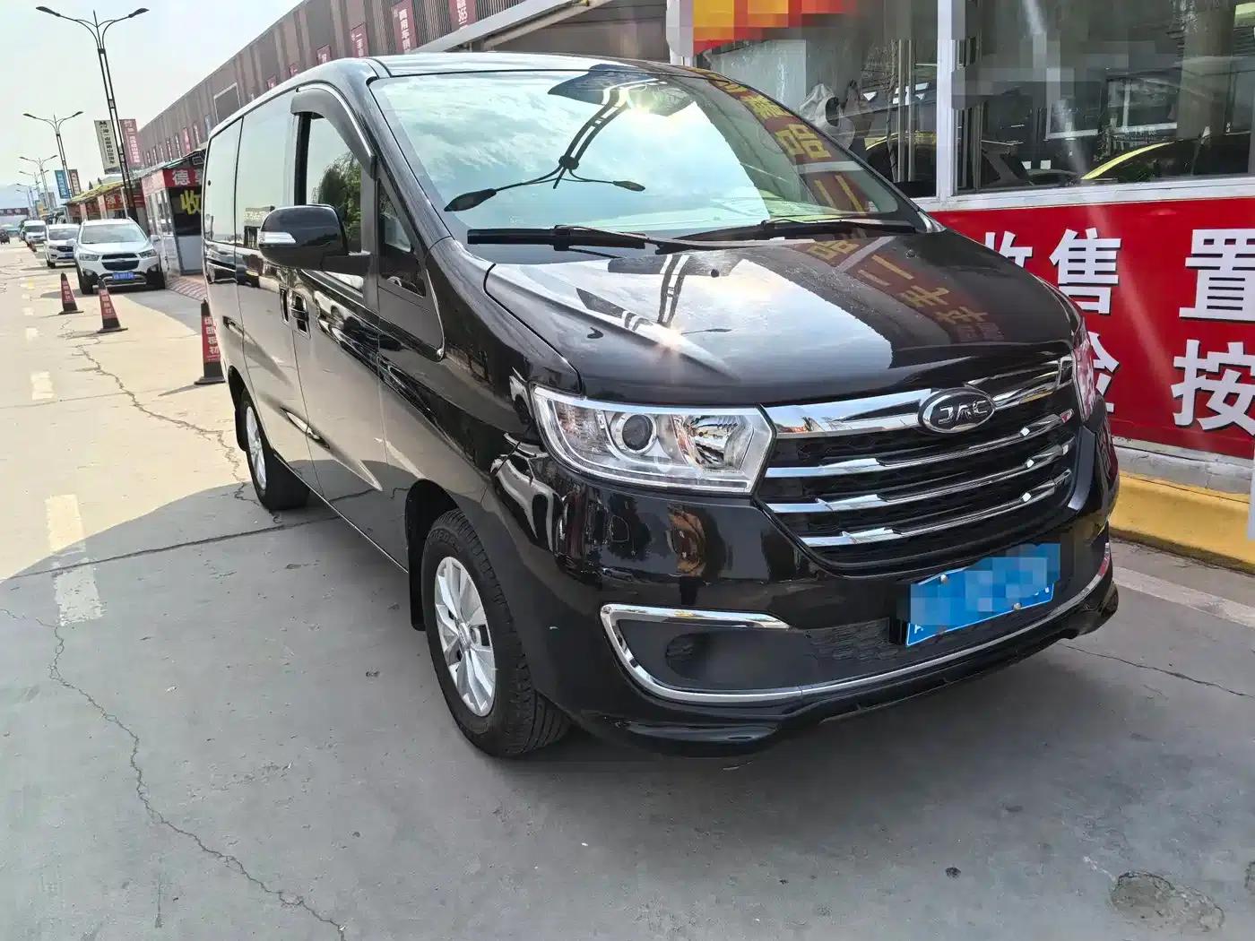 Refine M3 2022 1.5T 7-seater Standard Edition — миниатюра 3