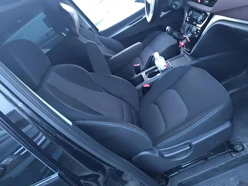 Refine M3 2025 PLUS 1.8L Manual Comfort Edition 9-seater — миниатюра 25