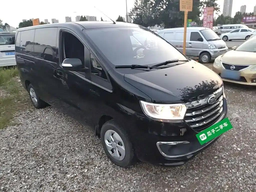 Refine M3 2025 PLUS 1.8L Manual Comfort Edition 9-seater — миниатюра 4