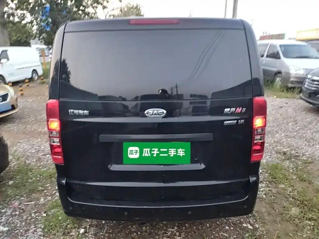 Refine M3 2025 PLUS 1.8L Manual Comfort Edition 9-seater — миниатюра 6