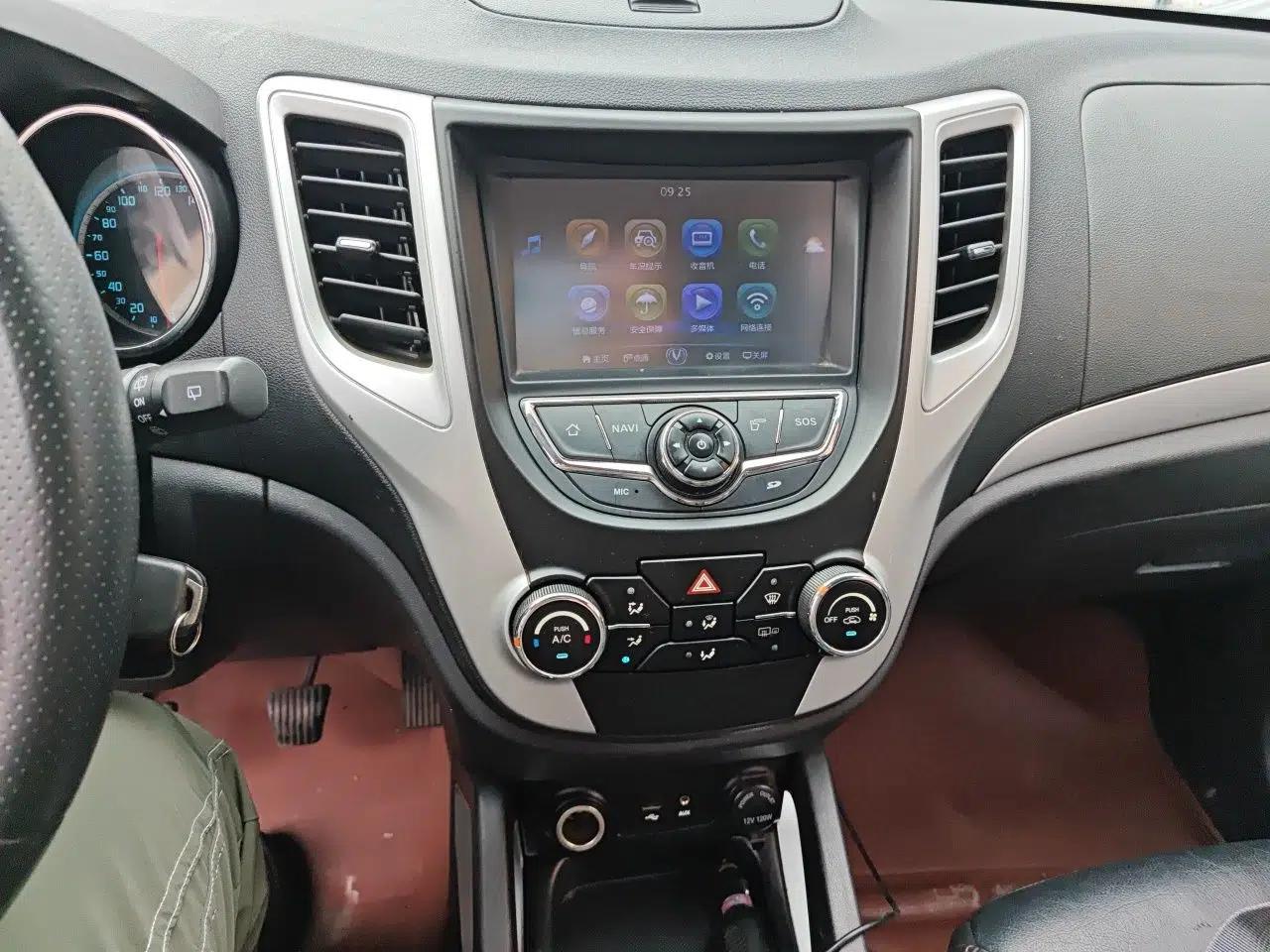 CHANGAN CS35 2015 1.6L Manual Luxury Model China IV Standard — миниатюра 13