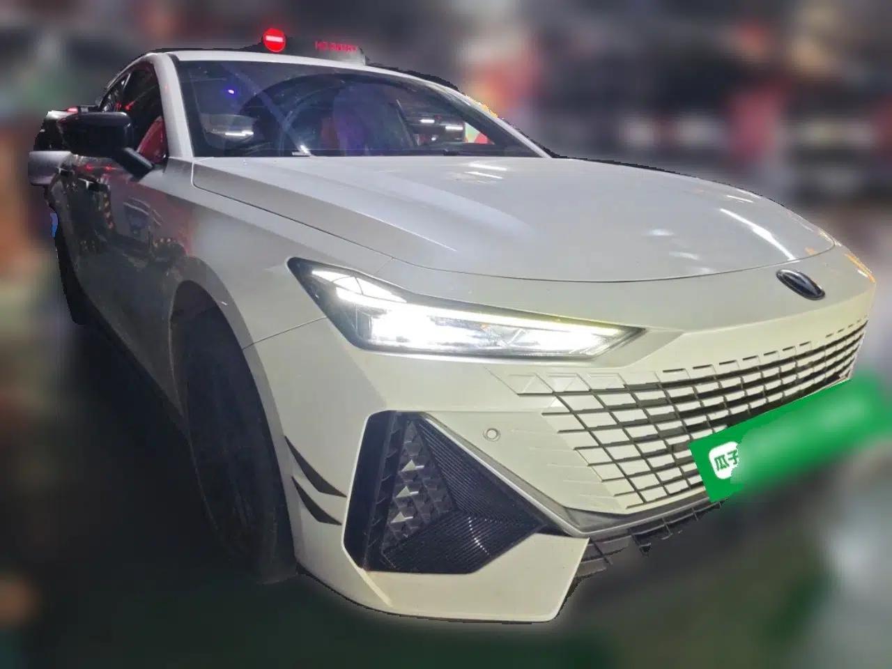 CHANGAN UNI-V iDD 2023 Zhidian iDD 1.5T 113km Smart & Fun Version (Rapid Edition) — миниатюра 3