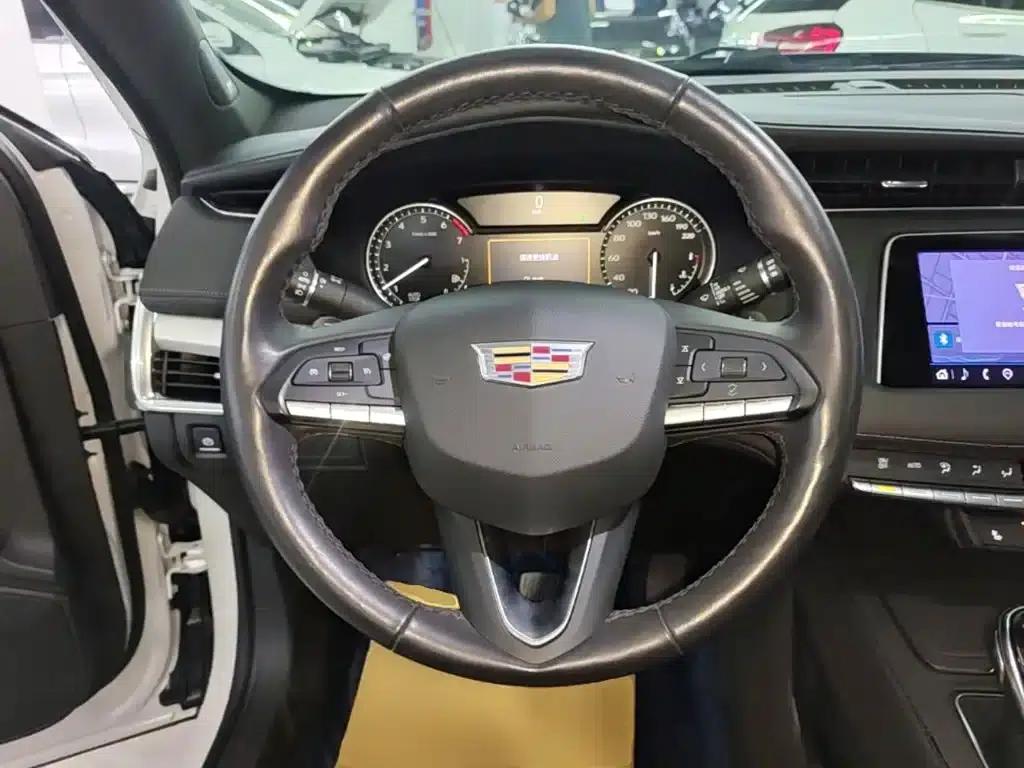 Cadillac XT4 2021 28T Two-Wheel Drive Premium Edition — миниатюра 11