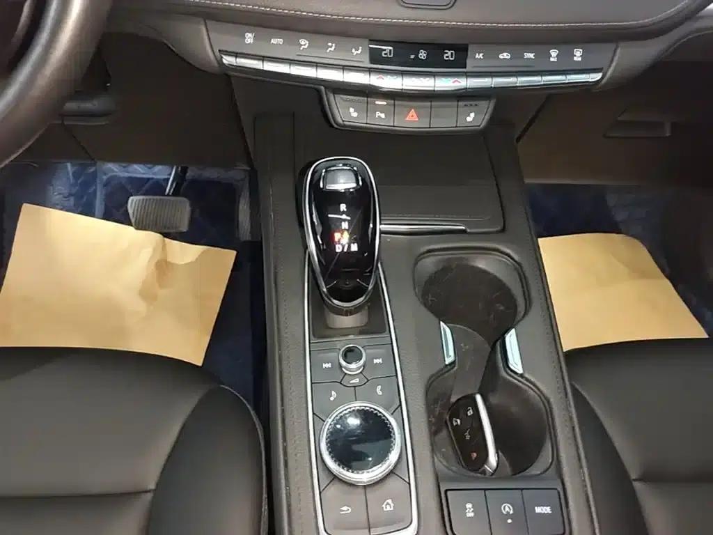 Cadillac XT4 2021 28T Two-Wheel Drive Premium Edition — миниатюра 14