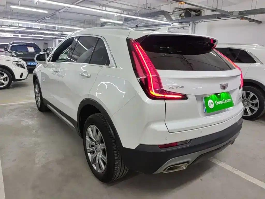 Cadillac XT4 2021 28T Two-Wheel Drive Premium Edition — миниатюра 5