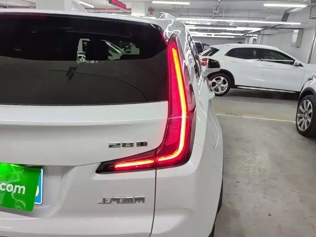 Cadillac XT4 2021 28T Two-Wheel Drive Premium Edition — миниатюра 8