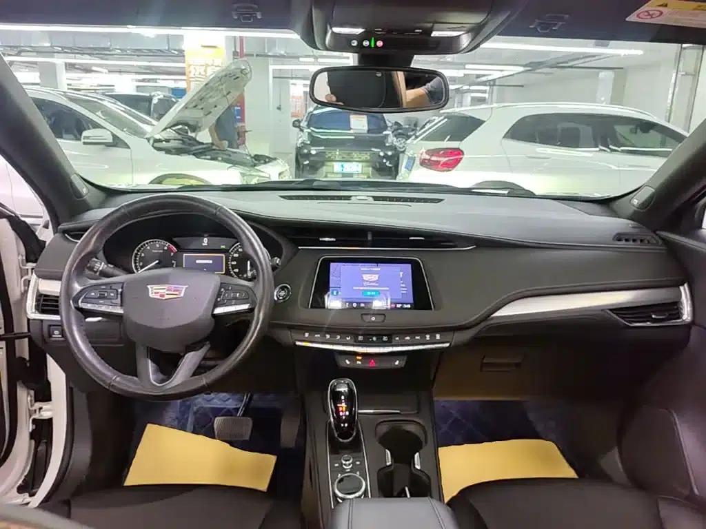 Cadillac XT4 2021 28T Two-Wheel Drive Premium Edition — миниатюра 10