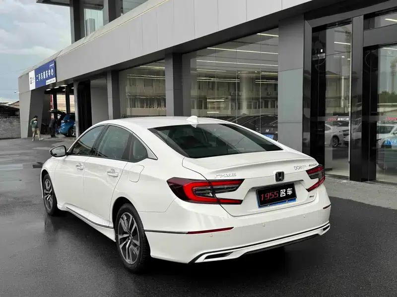 2022 Honda Accord Hybrid 2.0L Elite Edition — миниатюра 4