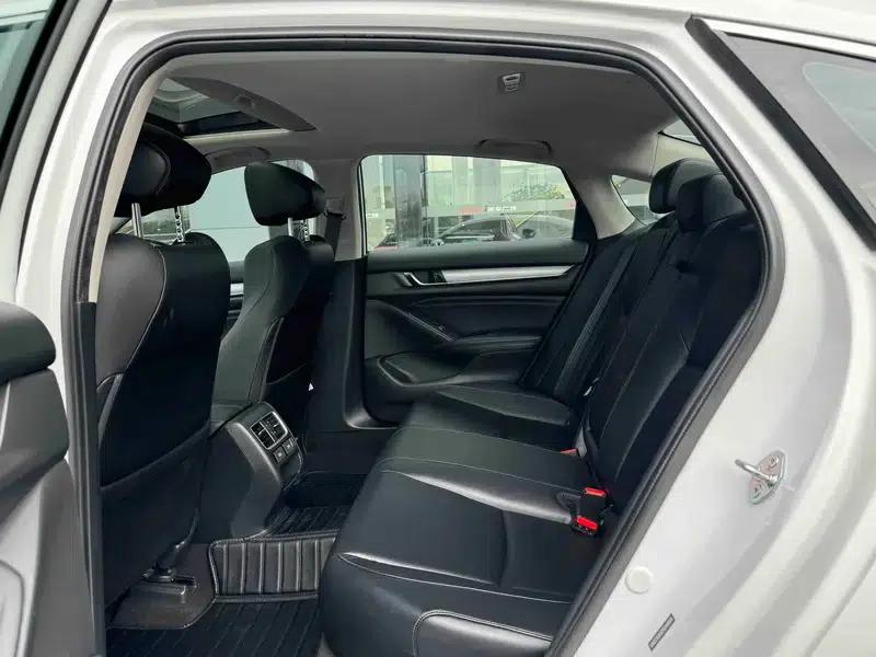 2022 Honda Accord Hybrid 2.0L Elite Edition — миниатюра 9