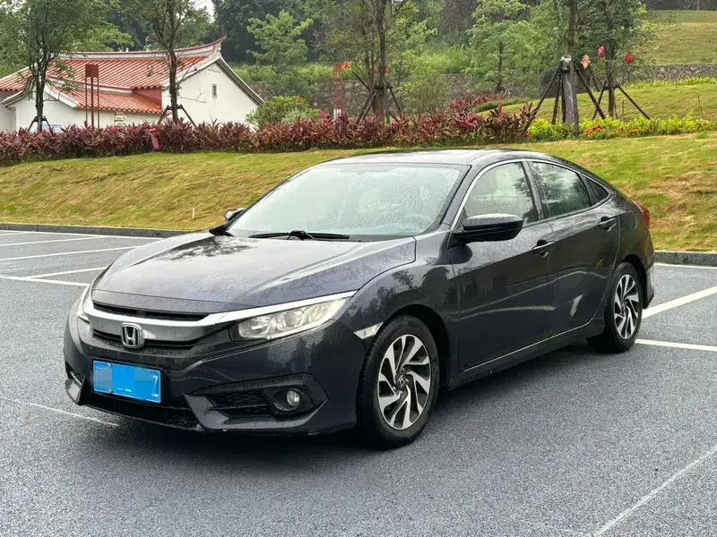2016 Civic 220TURBO CVT Luxury Edition — миниатюра 1