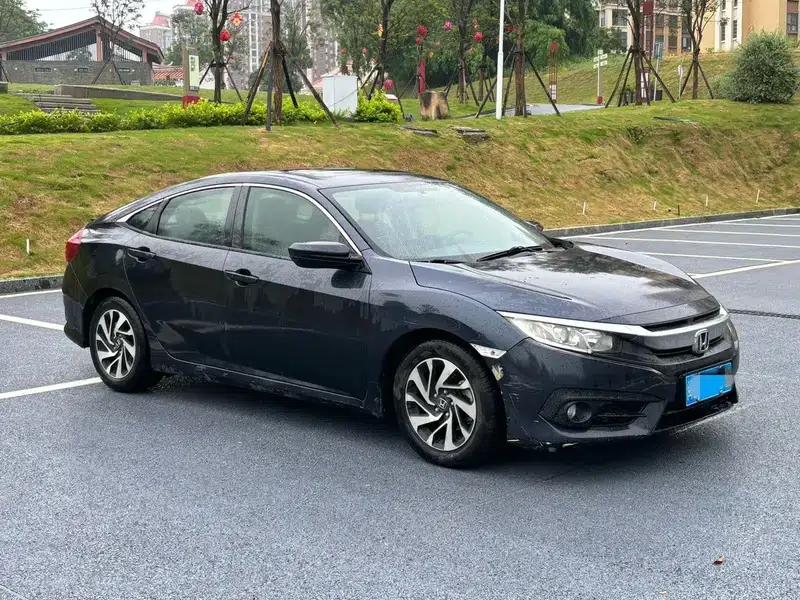 2016 Civic 220TURBO CVT Luxury Edition — миниатюра 3