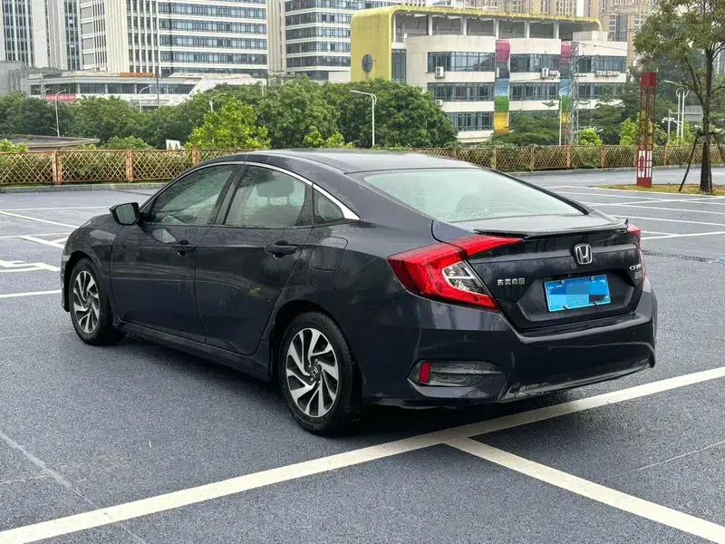 2016 Civic 220TURBO CVT Luxury Edition — миниатюра 4
