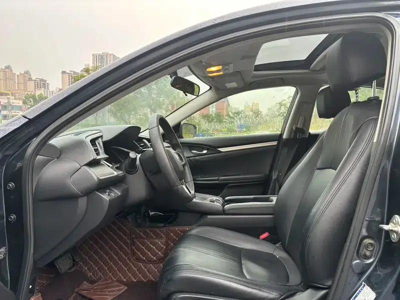 2016 Civic 220TURBO CVT Luxury Edition — миниатюра 8