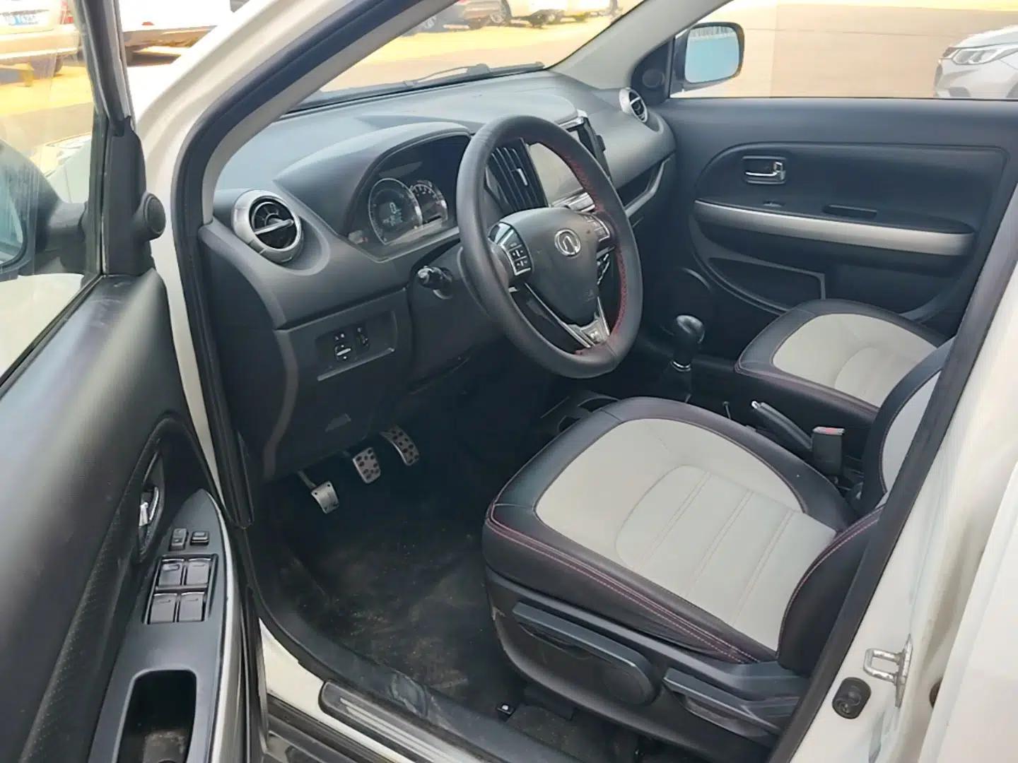 Great Wall M4 2014 1.5L Manual Luxury Model — миниатюра 18