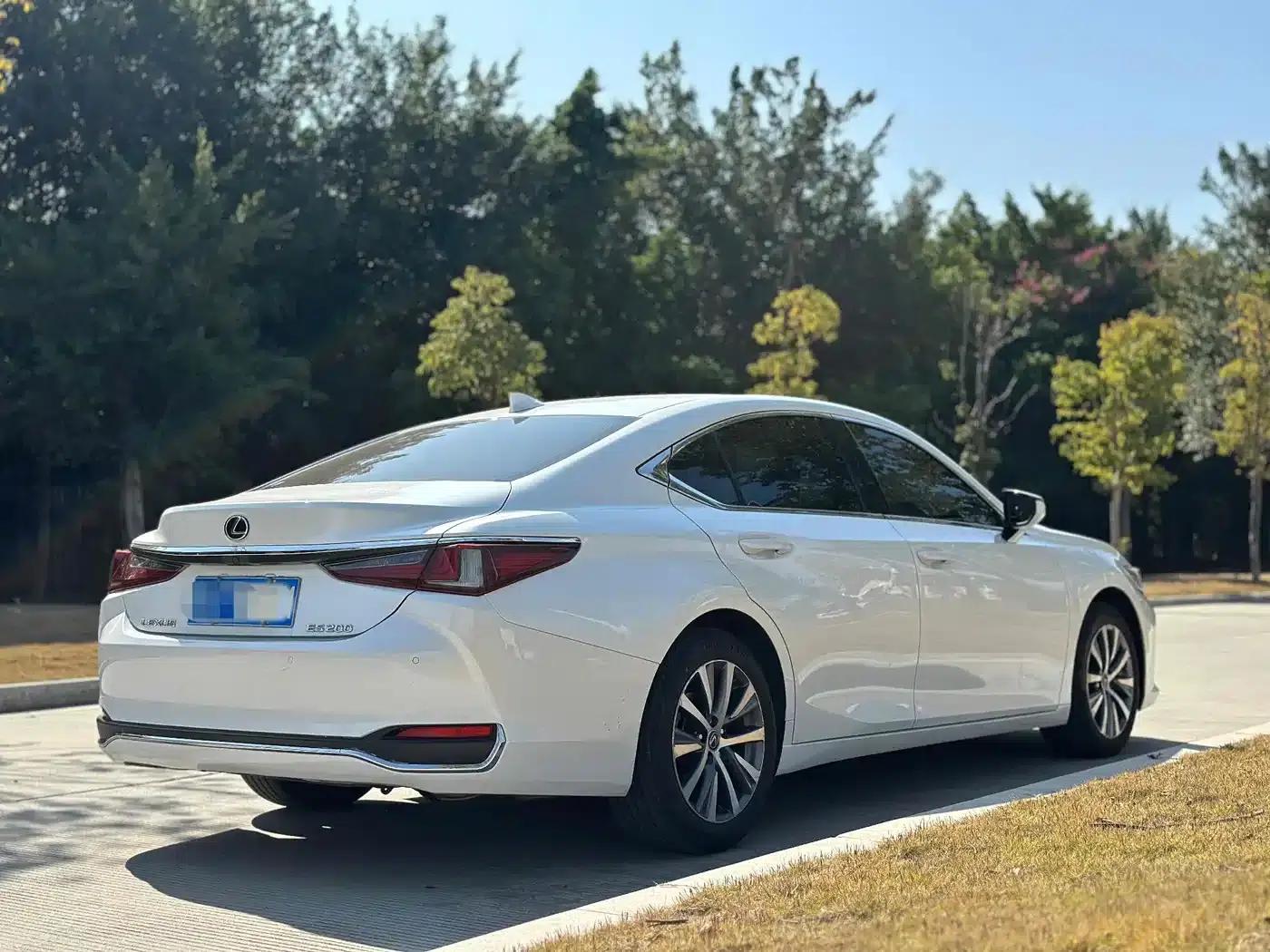 Lexus ES 2020 200 Excellence Edition — миниатюра 4