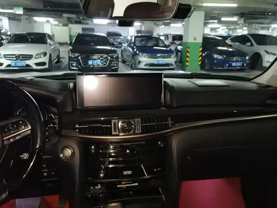 2016 Lexus LX 570 Premium Luxury Edition — миниатюра 13
