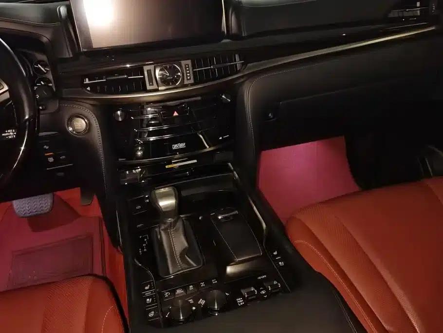 2016 Lexus LX 570 Premium Luxury Edition — миниатюра 16