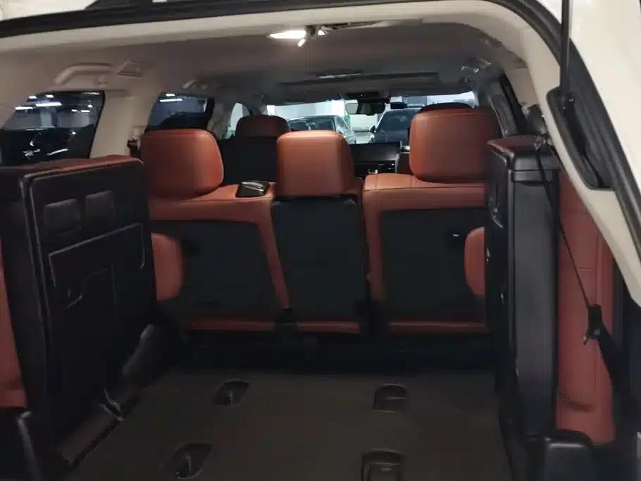2016 Lexus LX 570 Premium Luxury Edition — миниатюра 4