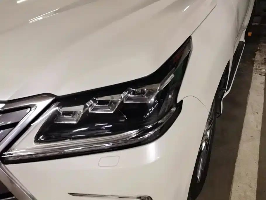 2016 Lexus LX 570 Premium Luxury Edition — миниатюра 5