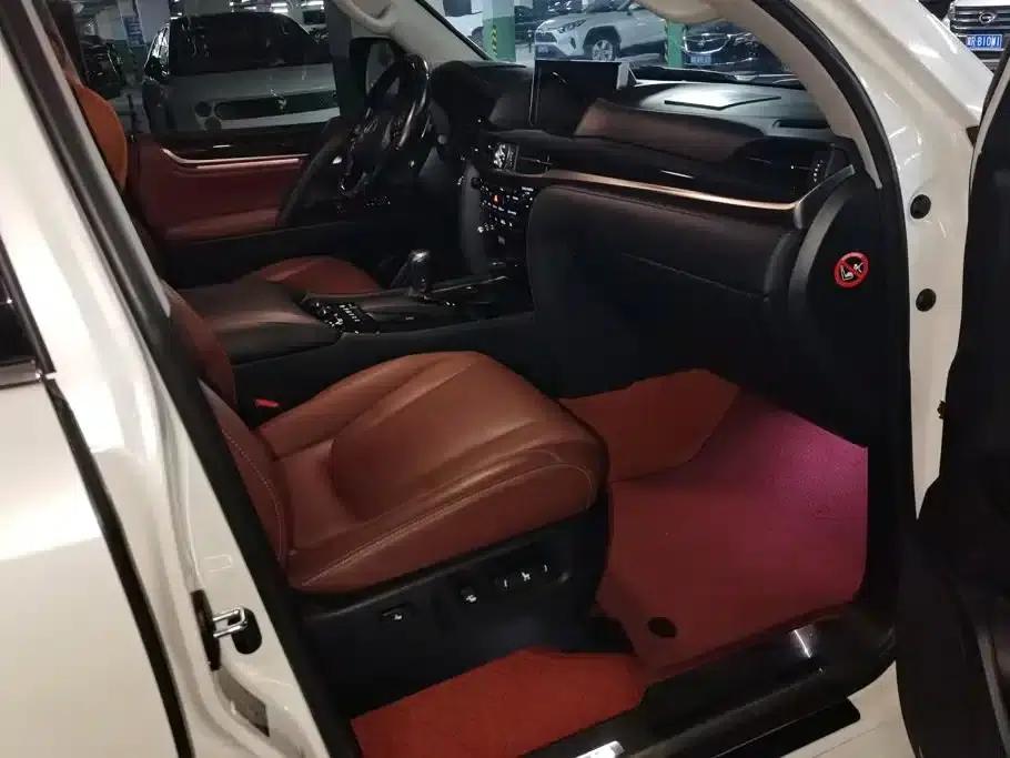 2016 Lexus LX 570 Premium Luxury Edition — миниатюра 8