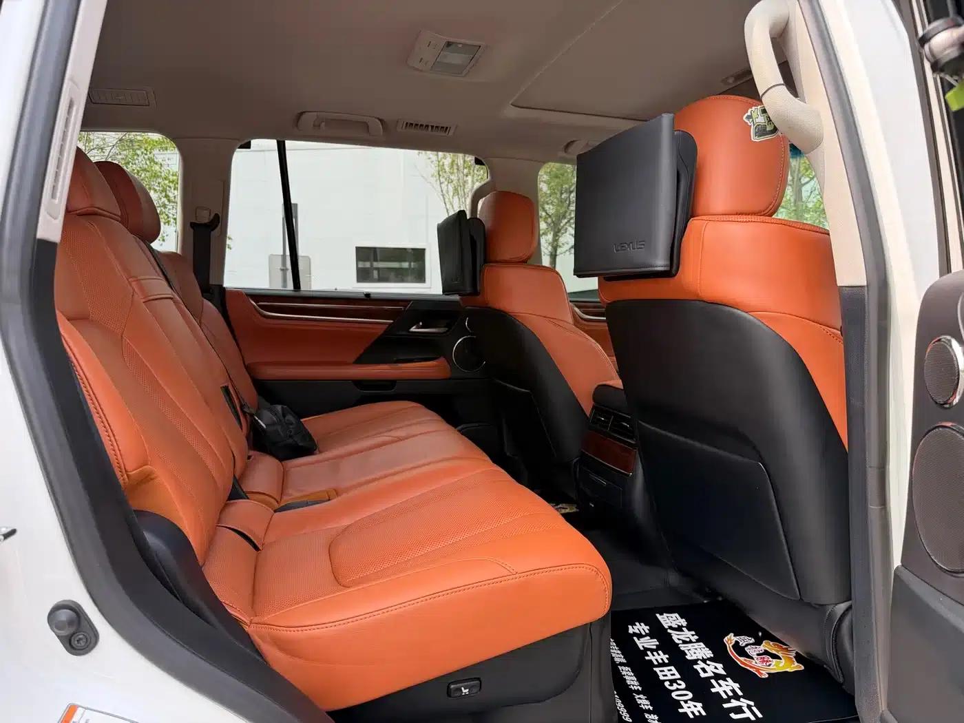 2017 Lexus LX 570 Premium Luxury Edition — миниатюра 13