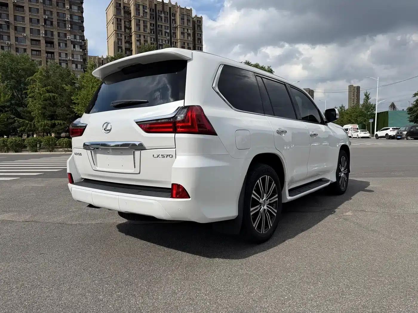 Lexus LX 2019 570 Premium Luxury Edition — миниатюра 4