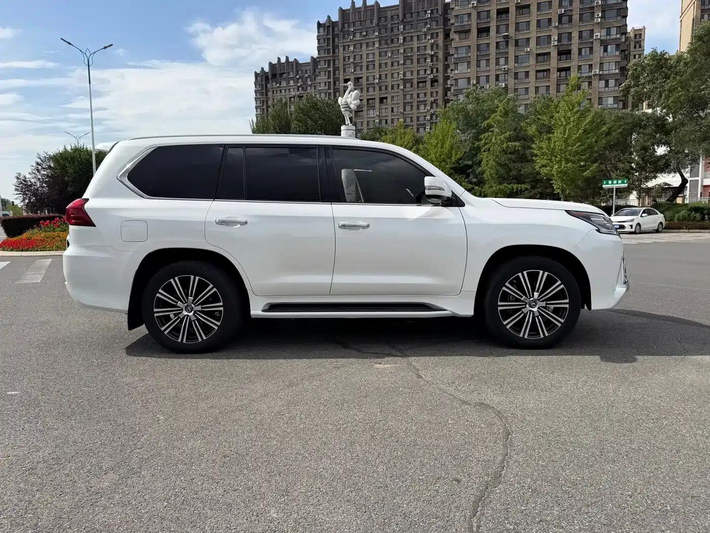 Lexus LX 2019 570 Premium Luxury Edition — миниатюра 7