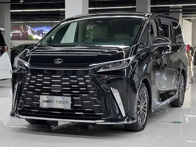 Lexus LM 2025 500h Six-Seat Premium Edition
