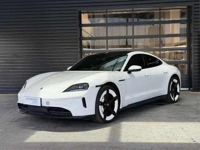 2024 Taycan 4