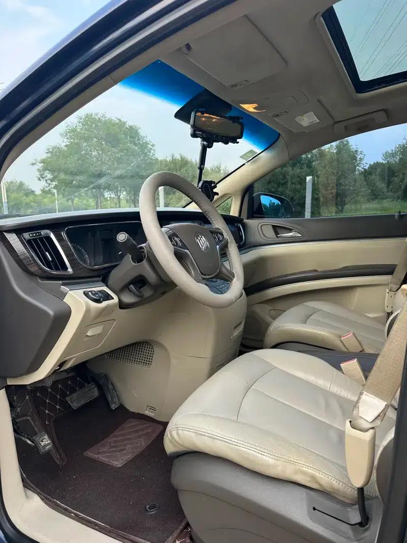 Buick GL8 2011 3.0L XT Luxury Business Flagship Edition — миниатюра 7