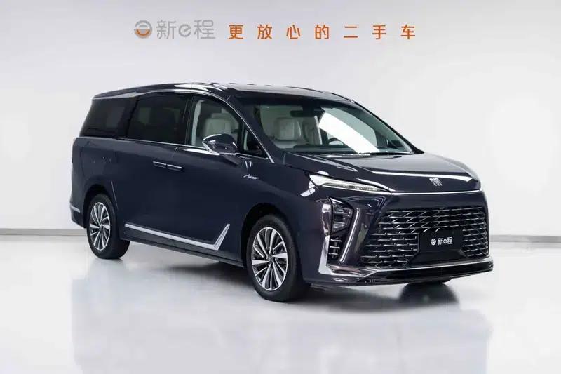 Buick GL8 PHEV 2026 Luxury Edition 1.5T — миниатюра 3