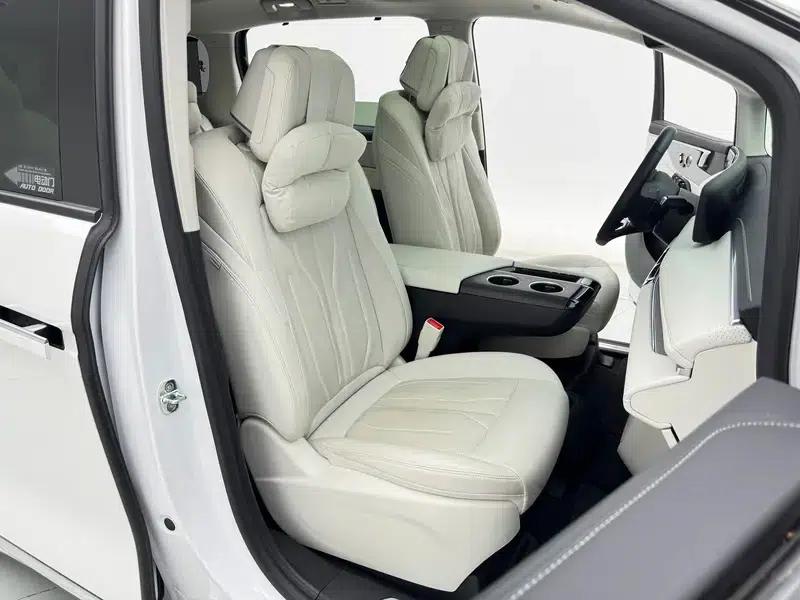 Buick GL8 PHEV 2024 Luxury 1.5T Premium Edition — миниатюра 22
