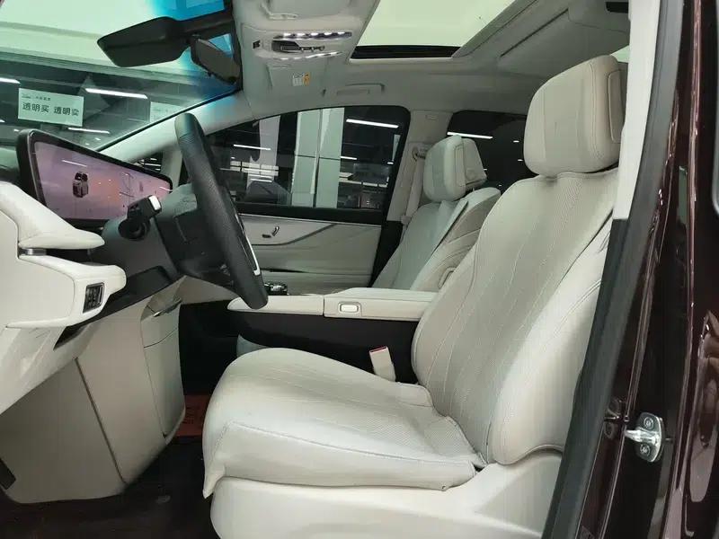 Buick GL8 PHEV 2024 Luxury 1.5T Premium Edition — миниатюра 18