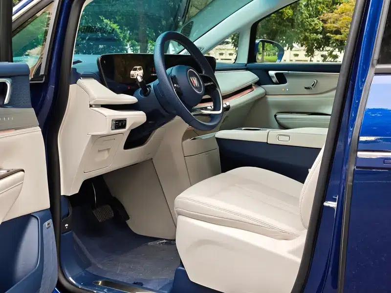 Buick GL8 PHEV 2024 Luxury Edition 1.5T 6-seat Luxury Version — миниатюра 15