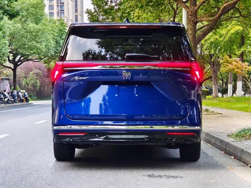 Buick GL8 PHEV 2024 Luxury Edition 1.5T 6-seat Luxury Version — миниатюра 6